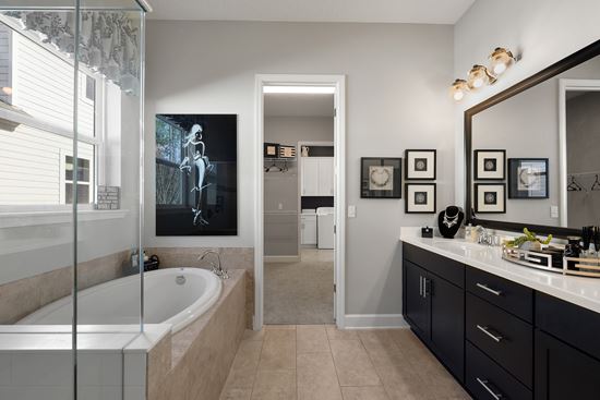 70 Village Grand 075 WEB